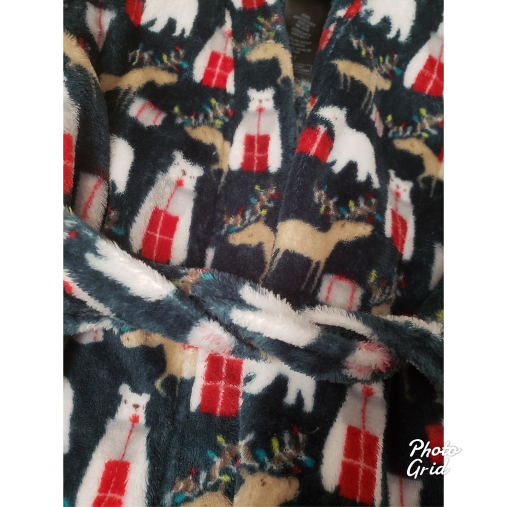 Robe - Picture 2 of 2